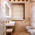 Villa Il Poggiarellone 18, Emma