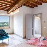 Villa Il Poggiarellone 18, Emma *