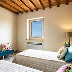 Villa Il Poggiarellone 18, Emma