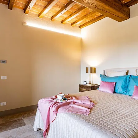 Villa Il Poggiarellone 14, Emma