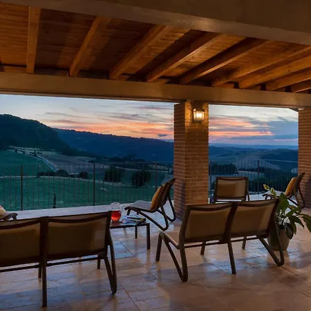 Villa Il Poggiarellone 14, Emma Volterra