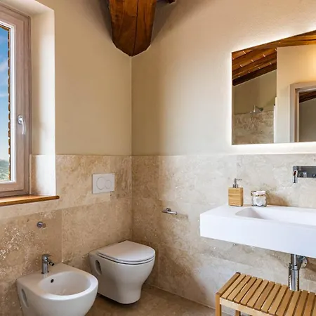Villa Il Poggiarellone 14, Emma Volterra