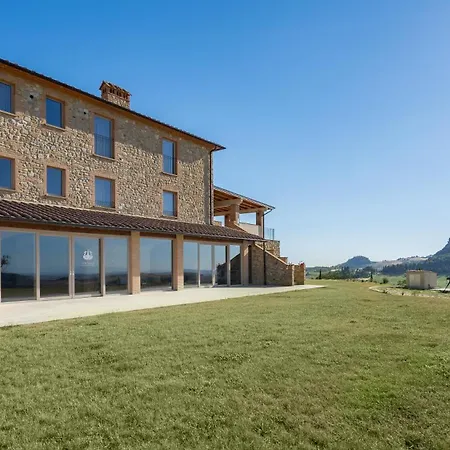 Villa Il Poggiarellone 14, Emma Volterra