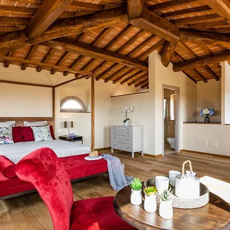 Il Poggiarellone 18, Emma Vila Volterra